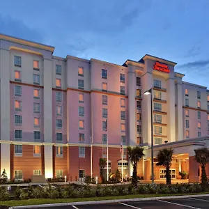 3* Hotel Hampton & Airport At Gateway Village
